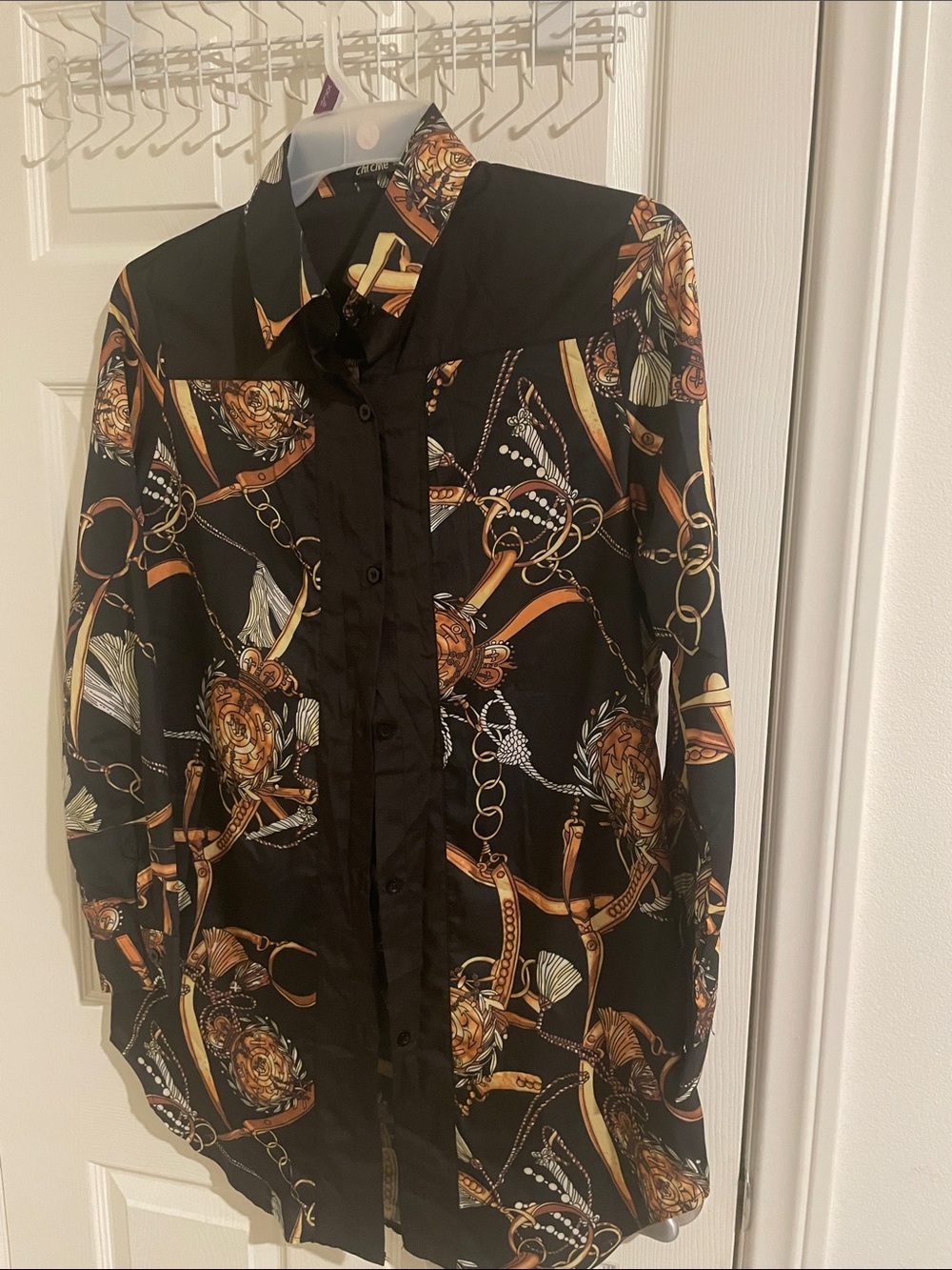 chic Black & Gold Chain-Print Button-Down Shirt